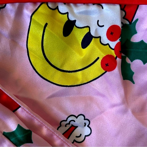 NEW ART CLASS Smiley Faces With Santa Hat Girls Button Down Christmas Pajamas. - Picture 8 of 11